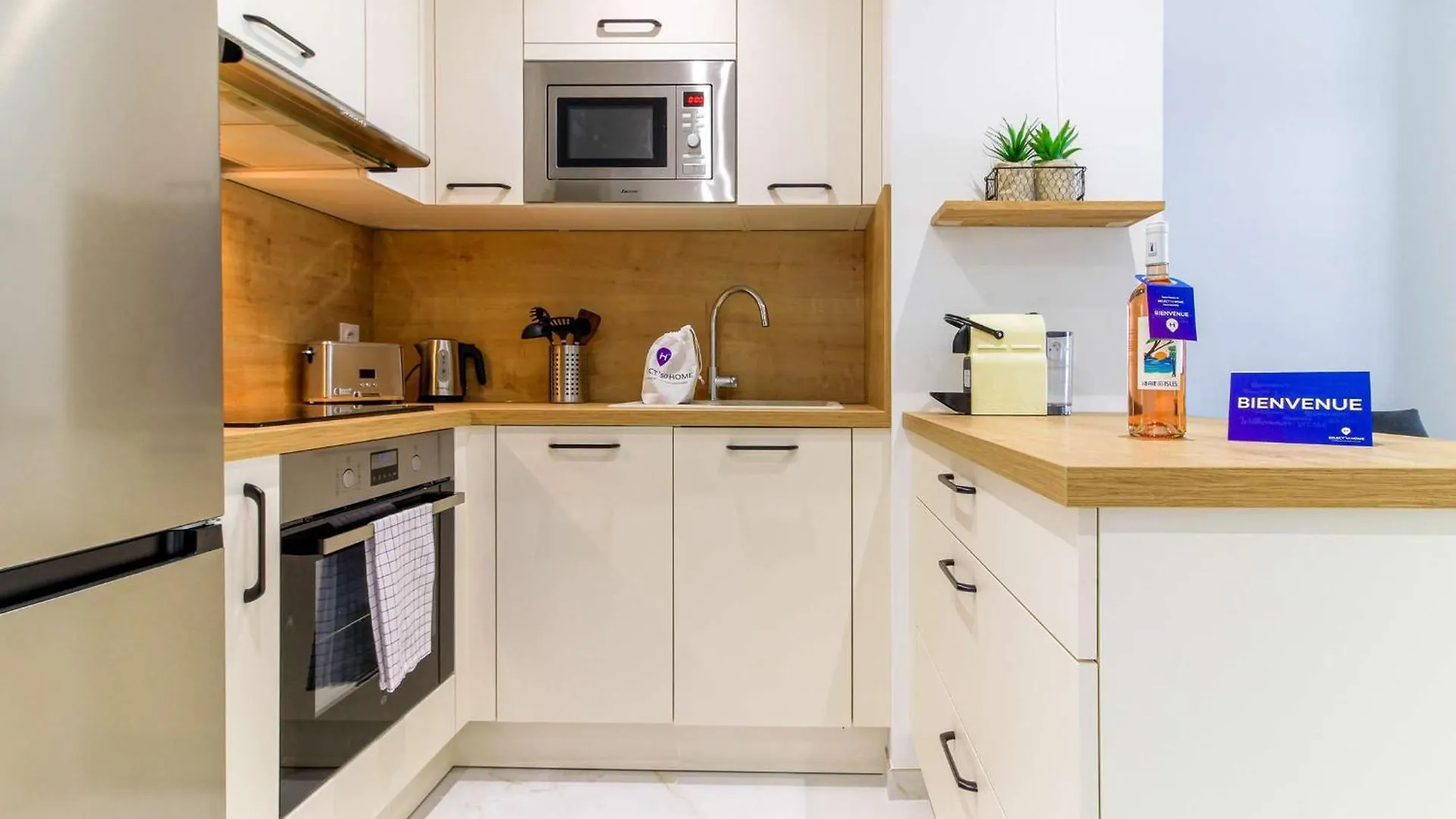 Select'Sohome - Appartement Pour 4 Personnes Proche Des Commerces Et De La Plage Du Lavandou ! - Cap Azur 勒拉旺杜